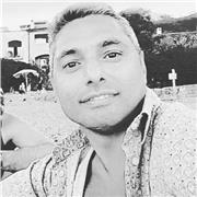 Insegnante del bon ton e uno stile di vita realisticamente creativo